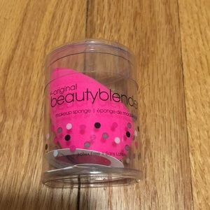 The original beauty blender in pink
